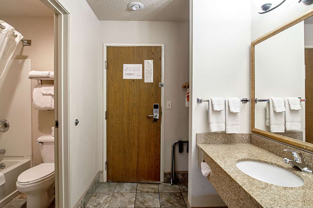 Quality Inn Aberdeen - photo 16