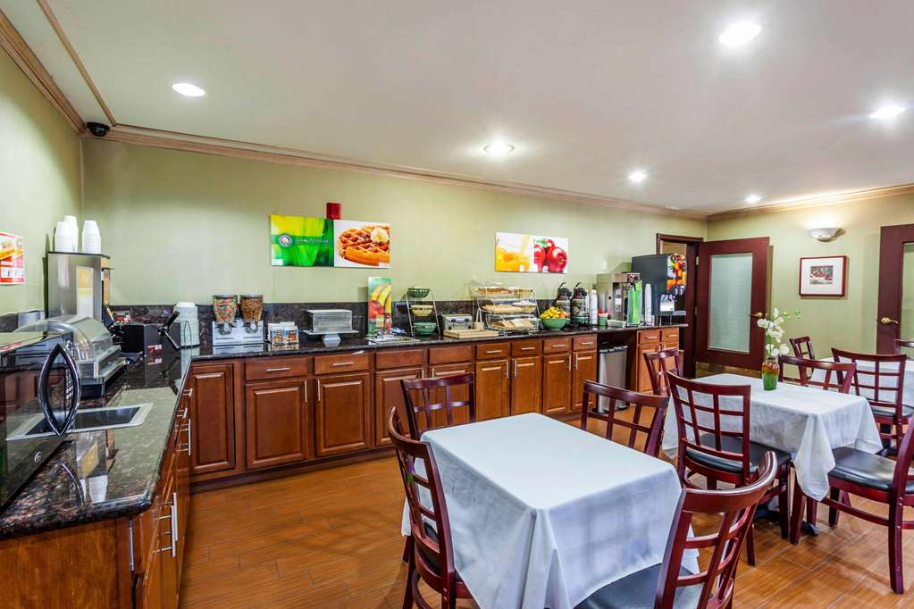 Quality Inn Near Seattle Premium Outlets - photo 30