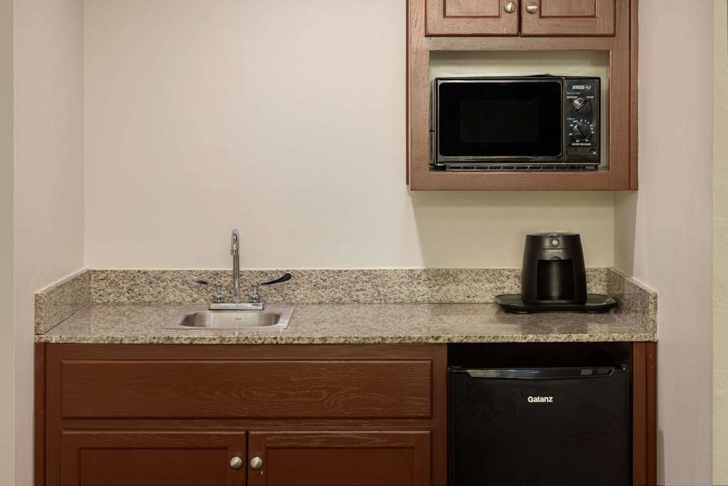 Wingate by Wyndham Atlanta Galleria Ballpark - photo 18