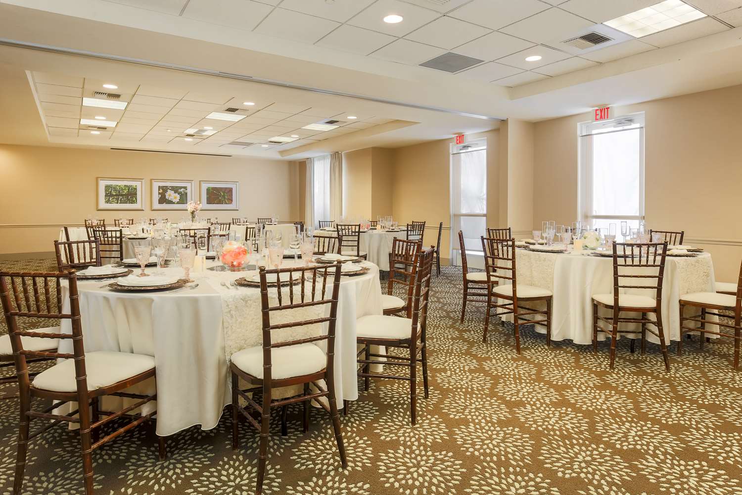 Hilton Garden Inn Bakersfield - photo 13