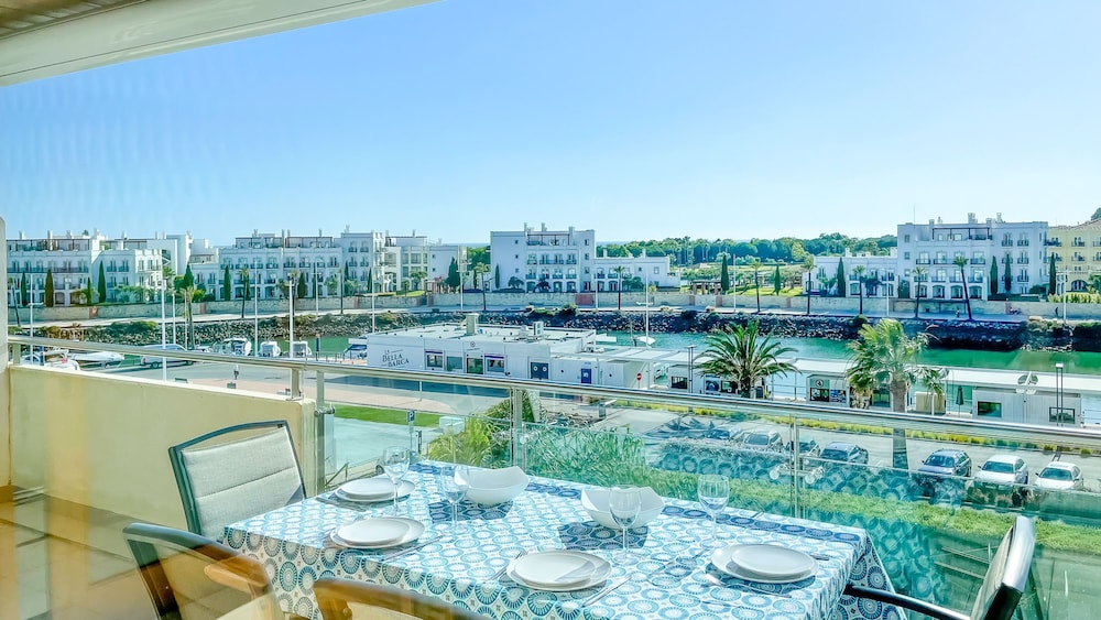 Penthouse Triplex com Jacuzzi T3 HsR Vilamarina — 4-Star Luxury Hotel in Vilamoura, Portugal