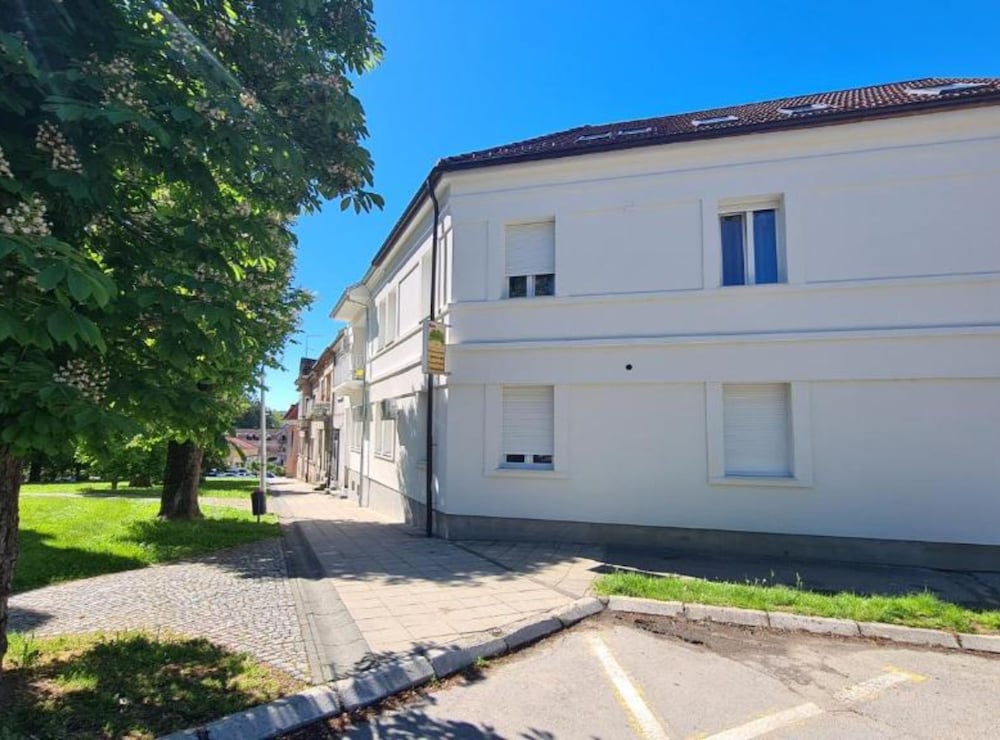 Rooms with a parking space Daruvar Bjelovarska 18842 in Daruvar, Croatia