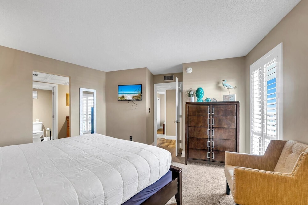 Edgewater Tower 2 608 - last minute hotel in Panama City Beach