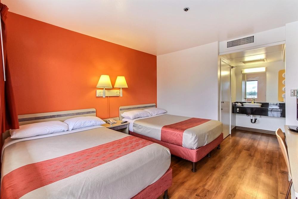 Motel 6 Salinas South Monterey Area - photo 3