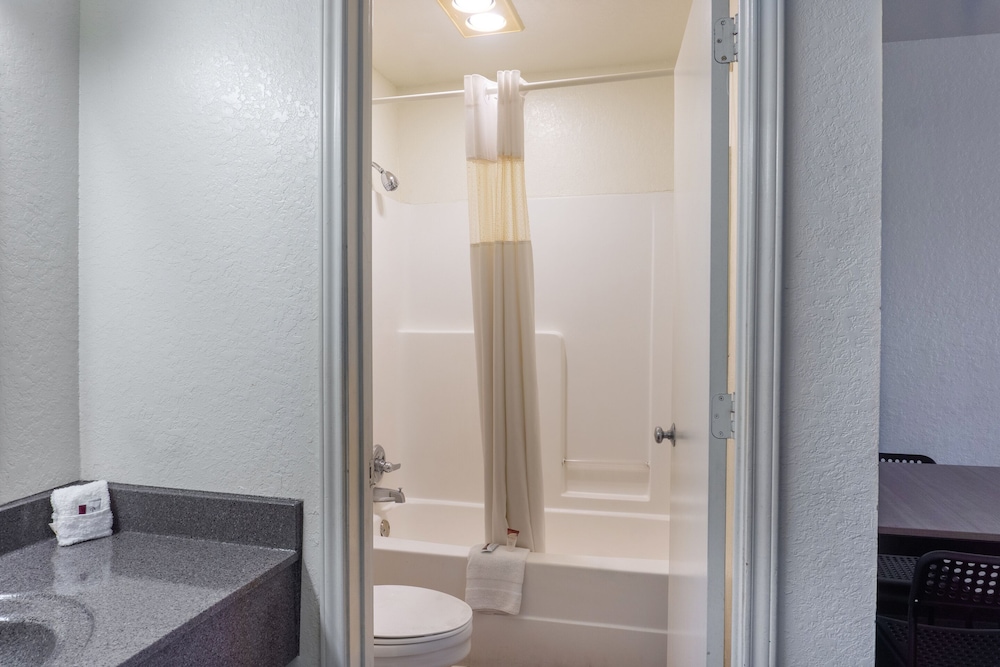 OYO Inn & Suites Medical Center San Antonio - photo 21