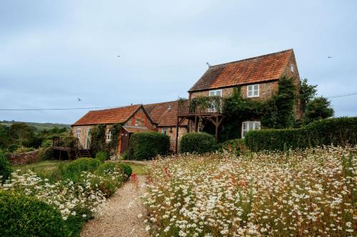 Hayloft Cottage Rudge Farm Cottages — 4-Star Luxury Hotel in Bridport, United Kingdom