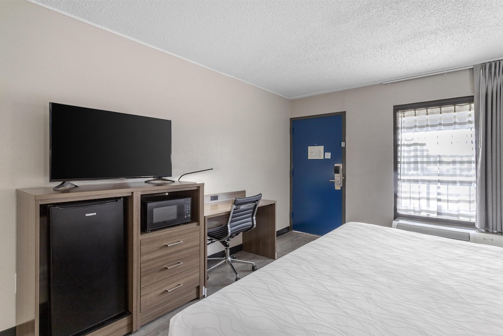 Days Inn by Wyndham Victoria TX East - photo 14