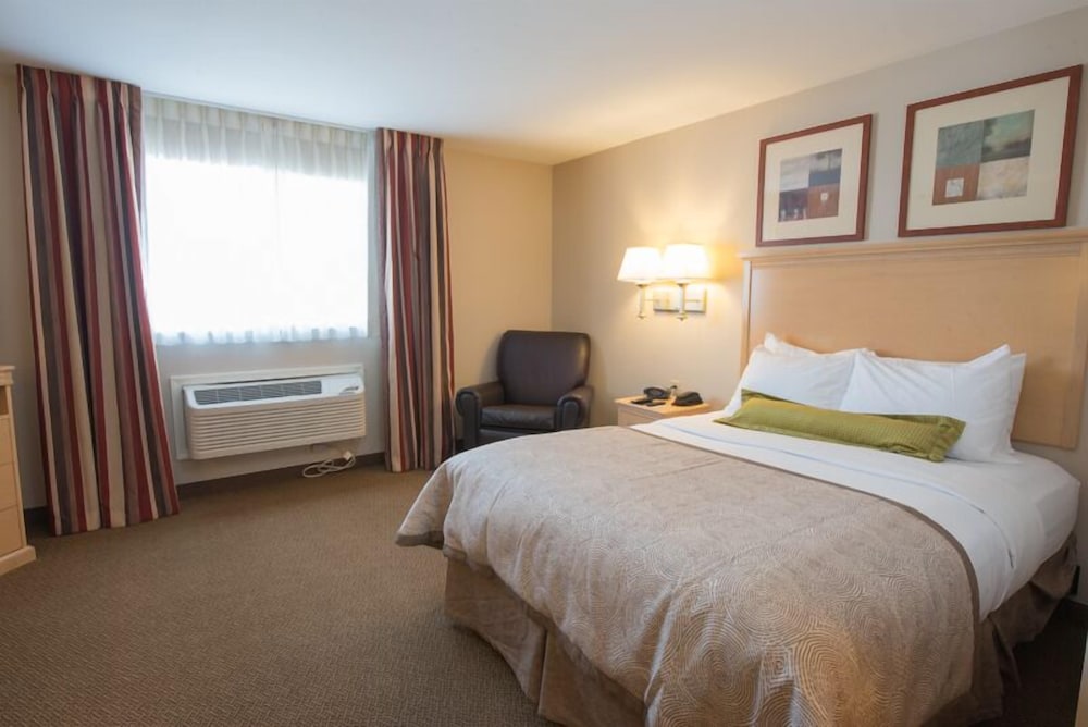 Candlewood Suites Minot by IHG - photo 23