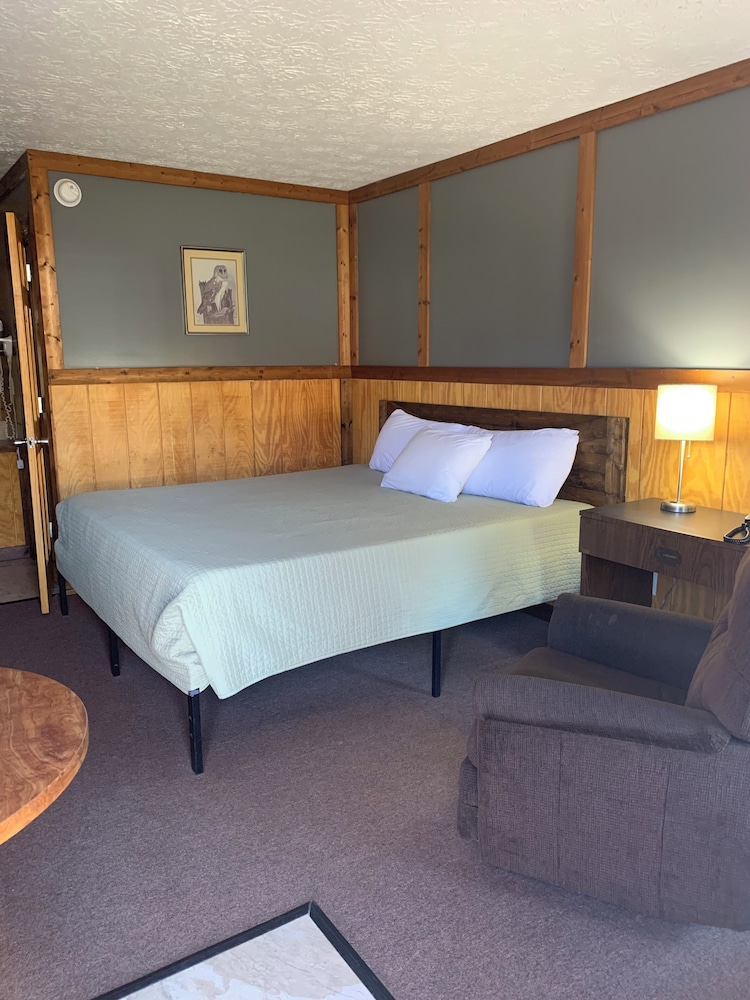 Beverly hills inn - photo 19