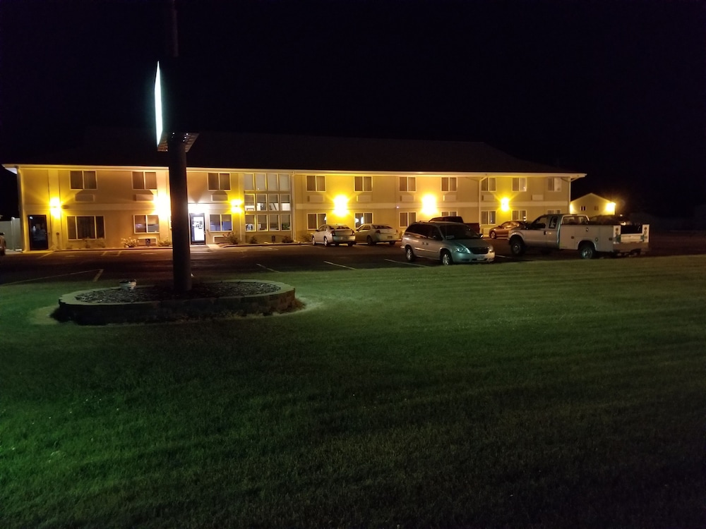 Bilmar Inn & Suites Dell Rapids Near Sioux Falls - photo 166