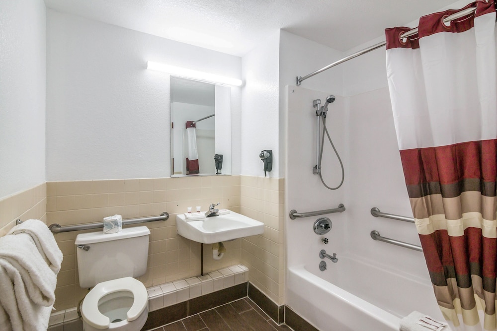 Red Roof Inn Palmdale Lancaster - photo 10
