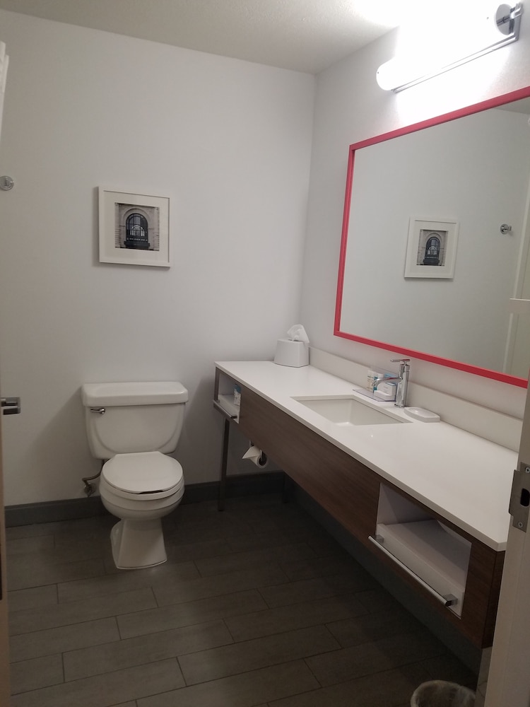 Hampton Inn Kansas City Blue Springs - photo 16