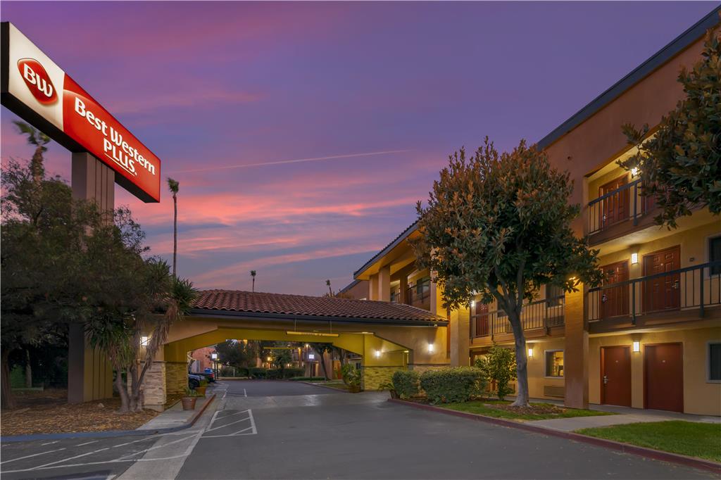 Best Western Plus Pleasanton Inn — hotel in Pleasanton