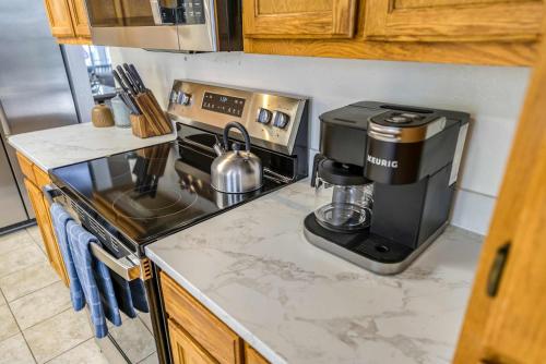 Cozy 3BR Family Home With Patio BBQ Grill Close to Casinos and Shops