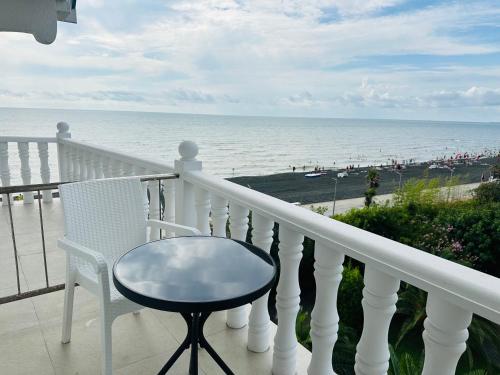 Claude Monet beach hotel — Urek'i — photo 5