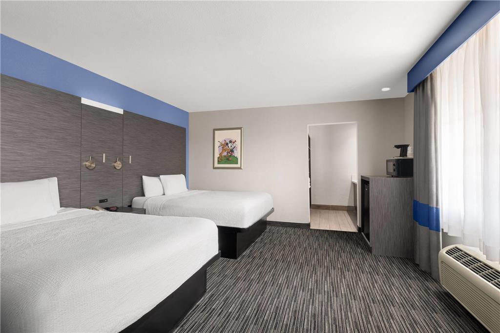 Travelodge Inn & Suites by Wyndham Anaheim on Disneyland Dr - photo 23