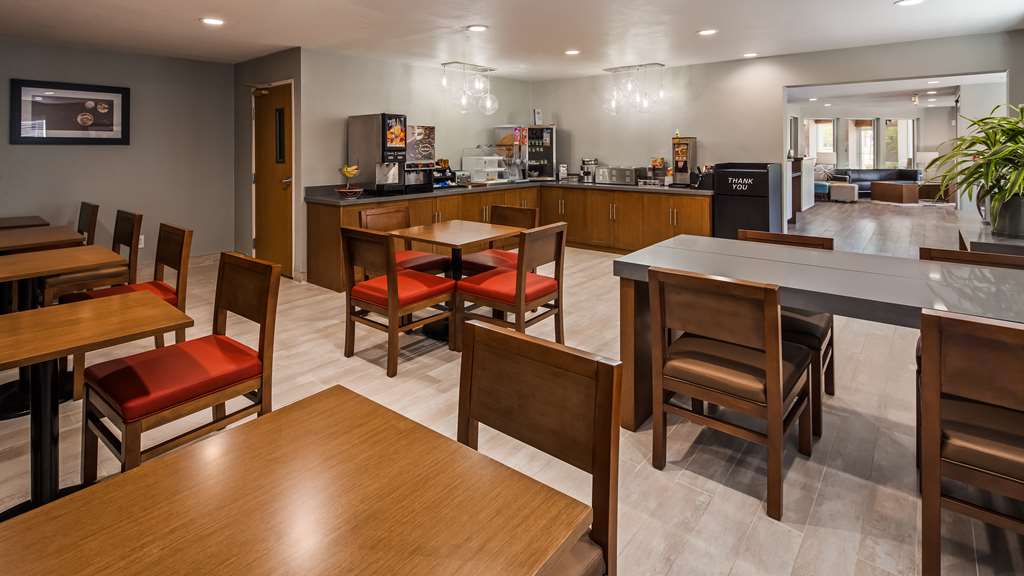 Best Western DeWitt - photo 5