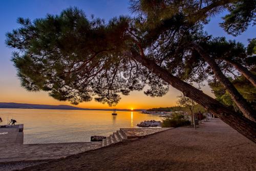 Sunčana obala Sunny coast 5 min walk to the beach — 4-Star Luxury Hotel in Novi Vinodolski, Croatia