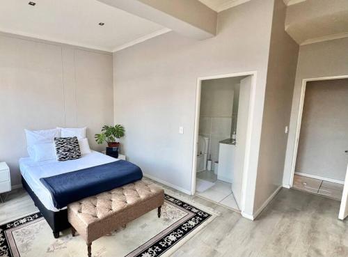 Homey Apartment with Table Mountain Views