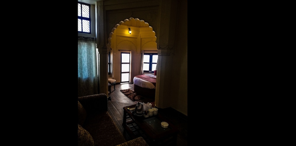 Palace on steps - last minute hotel in Varanasi