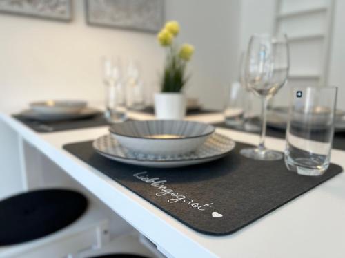 Goethe Palais Suite Charlotte 4P l Lift I ParkplatzI Zentrum I Helios — 4-Star Luxury Hotel in Aue, Germany