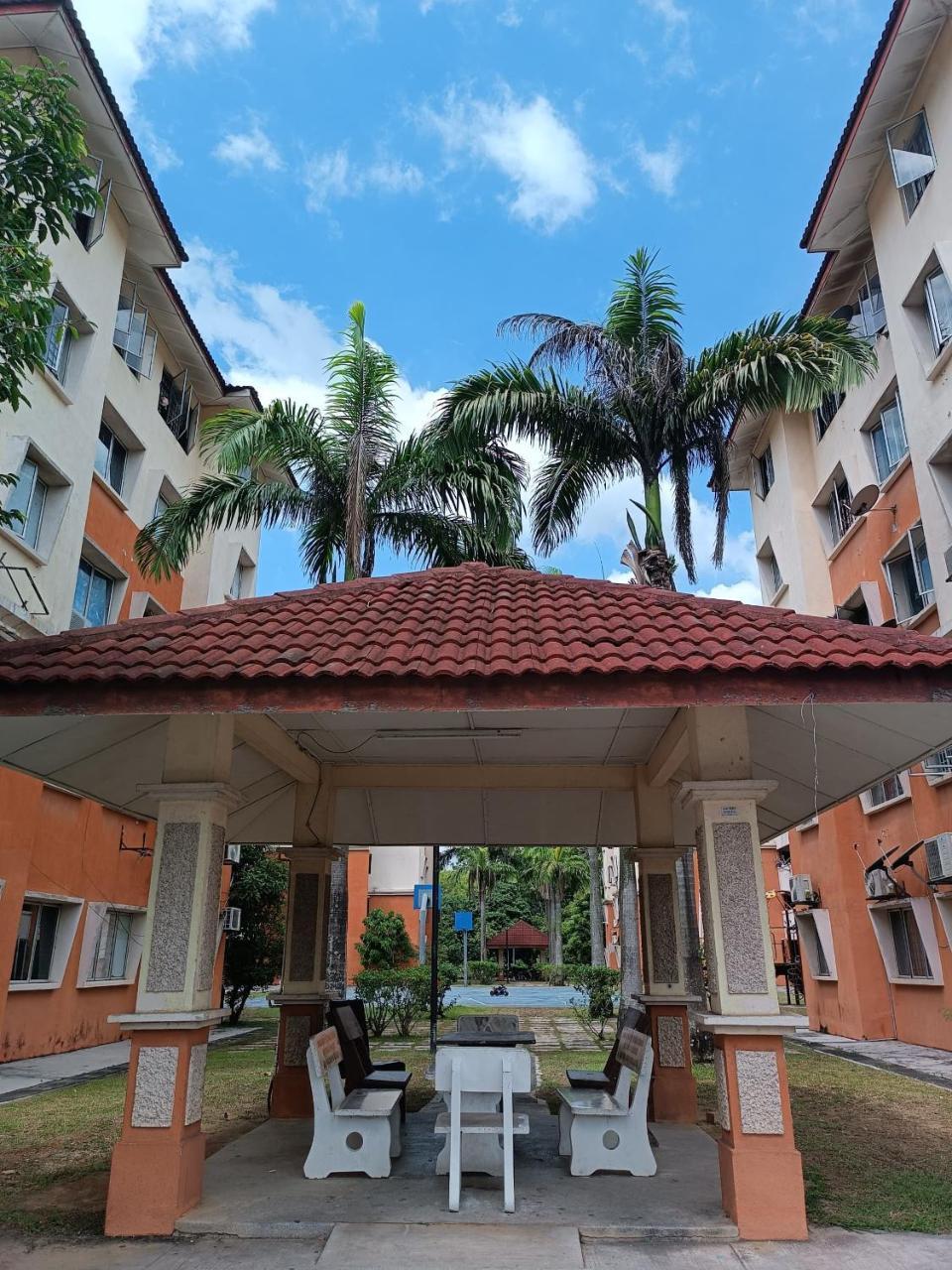 M.FR Homestay Pangsapuri Putra Damai — 4-Star Luxury Hotel in Putrajaya, Malaysia