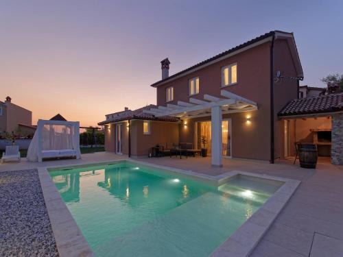 Villa Matthias by Rent Istria — 4-Star Luxury Hotel in Liznjan, Croatia