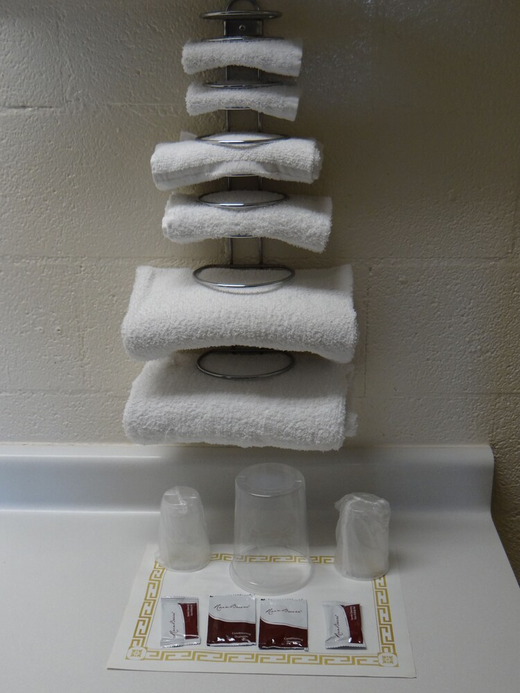 Economy Inn Corning - photo 14