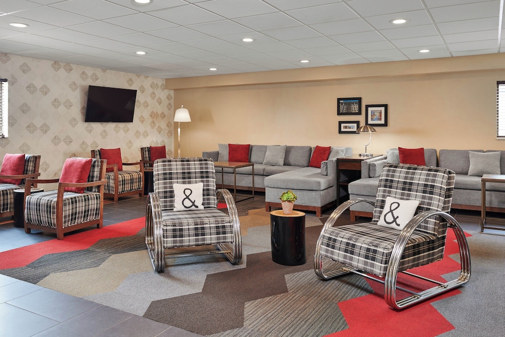 Royle Hotel Milwaukee Airport - photo 14