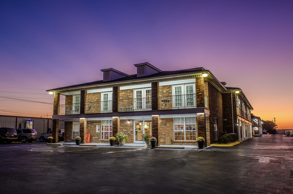Richland Inn Lawrenceburg - featured photo