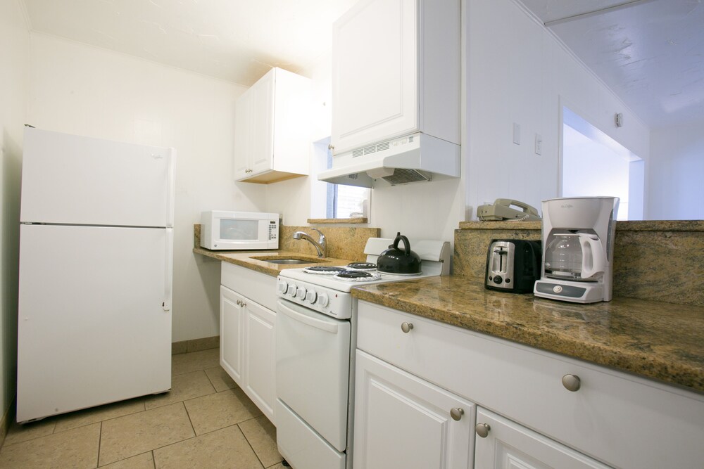 Dolphin Inn Resort - photo 20