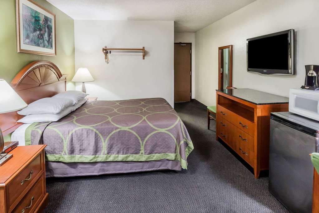 Super 8 by Wyndham Merrillville - photo 10