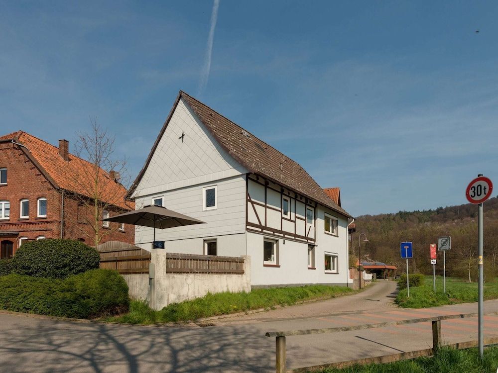 Modern Holiday Home Near River in Amelgatzen — 4-Star Luxury Hotel in Bad Pyrmont, Germany