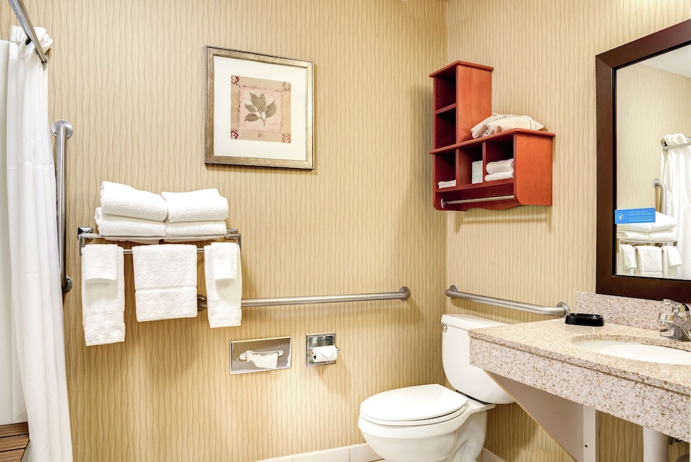 Hampton Inn St. Joseph - photo 16