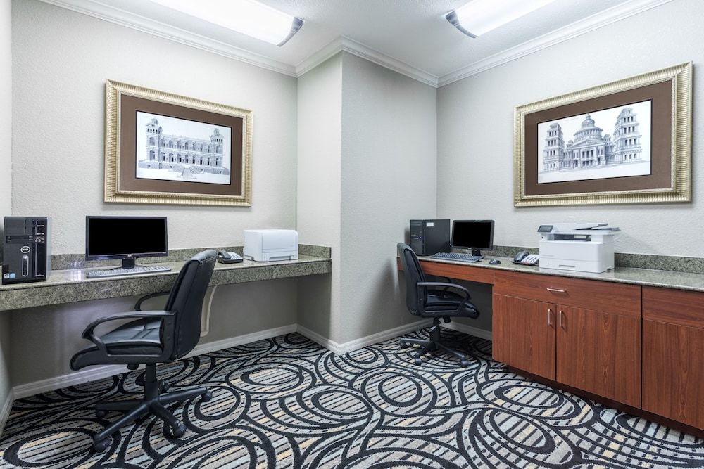 Holiday Inn Express Hotel & Suites Lake Charles by IHG - photo 18