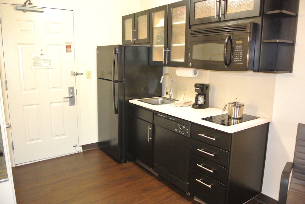 Candlewood Suites Washington Fairfax by IHG - photo 15