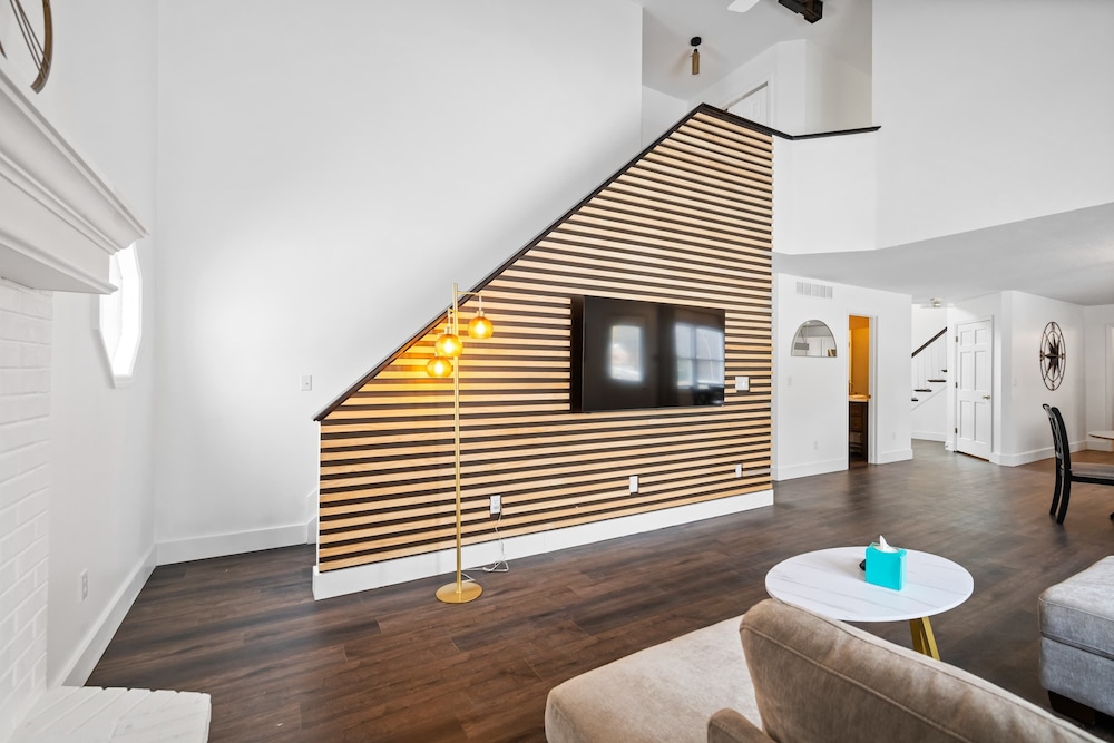 Nookside Grand Estate For 8 — Hamilton