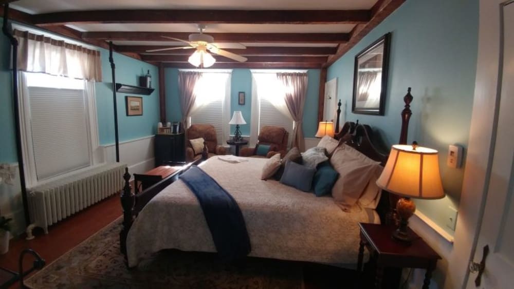 2 River Road Inn & Cottages - featured photo