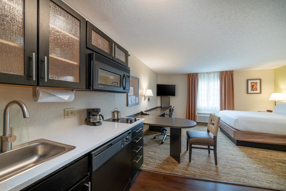 Candlewood Suites Herndon by IHG - photo 14