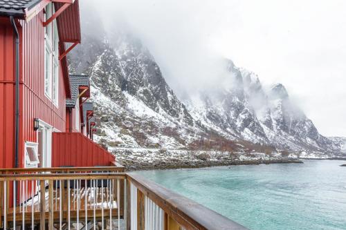 Modern Seahouse in Svolvær with stunning views in Svolvaer, Norway