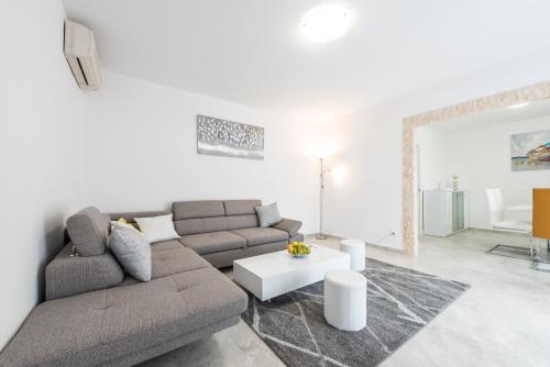 Apartment Pina — 4-Star Luxury Hotel in Dubrovnik, Croatia
