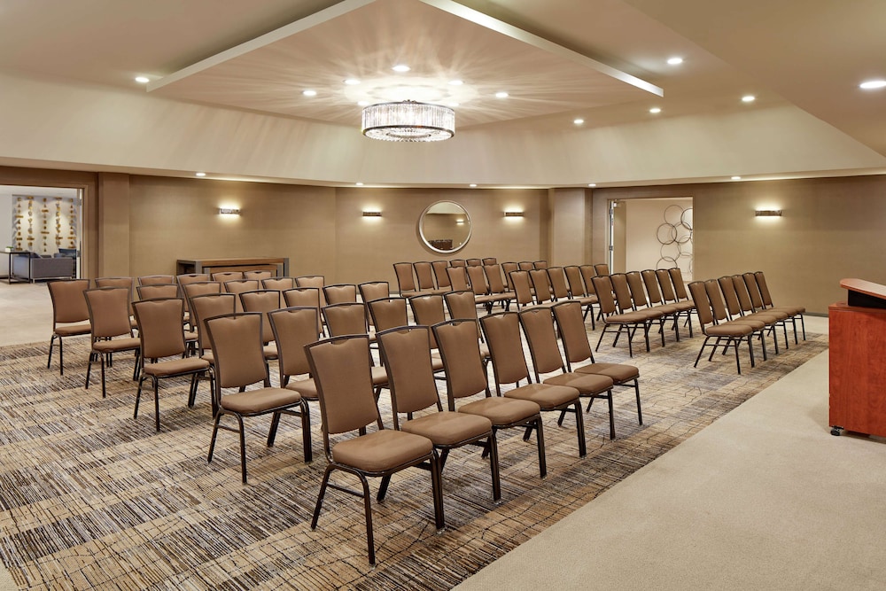 Hilton Garden Inn San Diego Mission Valley Stadium - photo 33