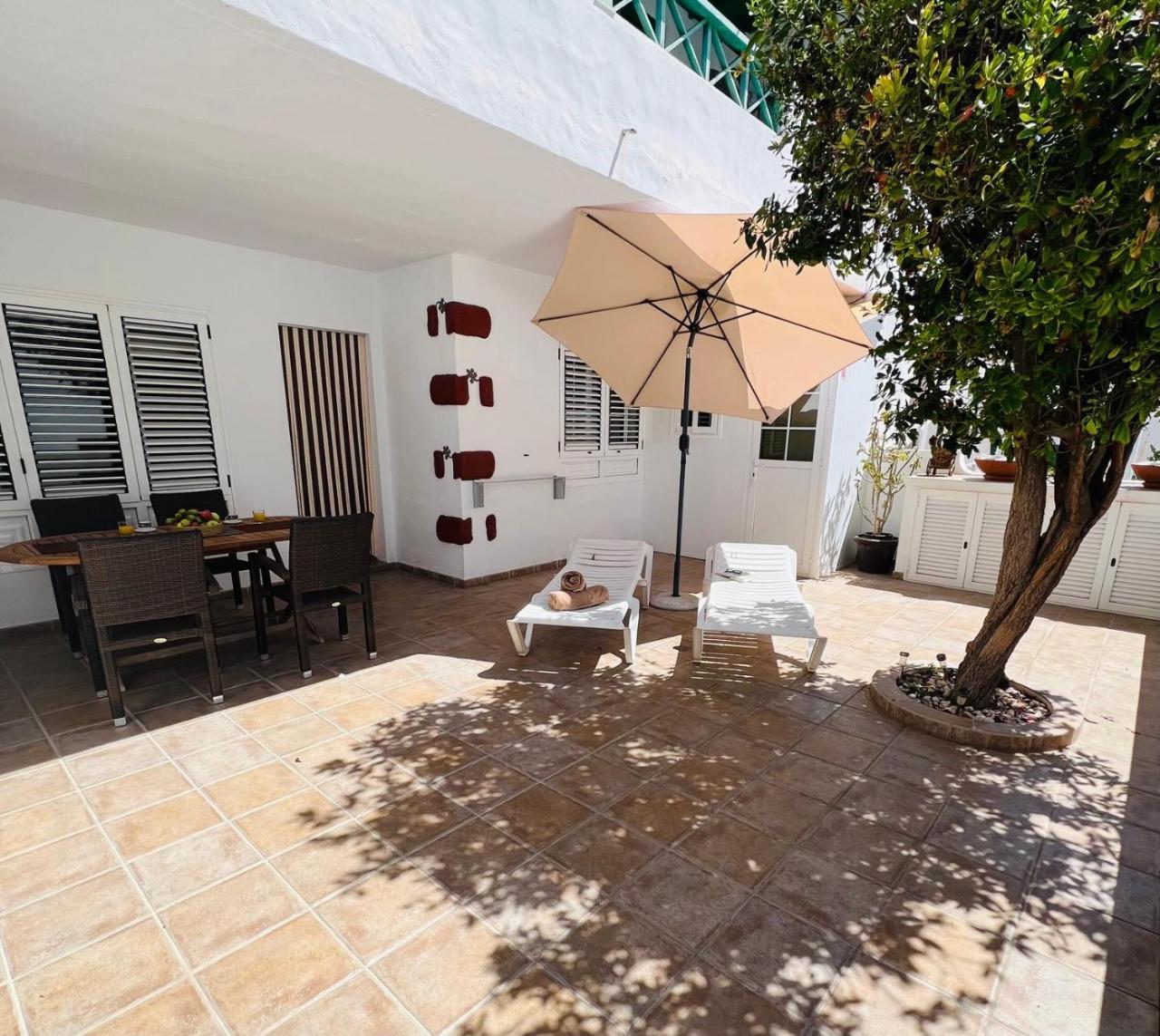 Casa Sheila Ideal Para Familias — 4-Star Luxury Hotel in Puerto Del Carmen, Spain
