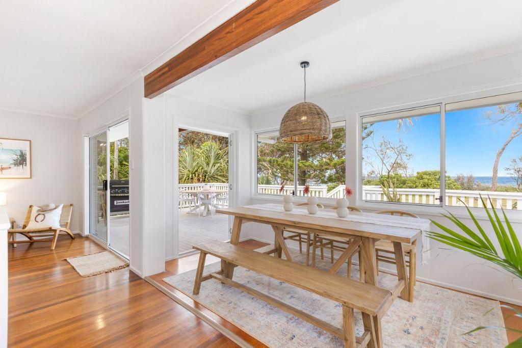 Cabarita Beachfront Escape by Kingscliff Accommodation — hotel in Tweed Heads
