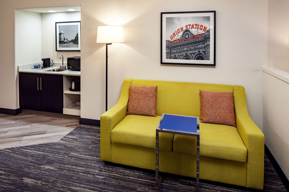 Hampton Inn & Suites Parker - photo 8