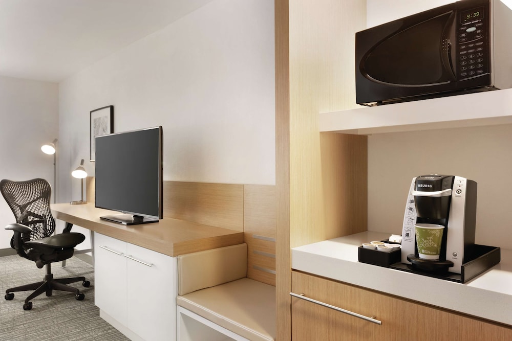 Hilton Garden Inn Bridgewater - photo 17