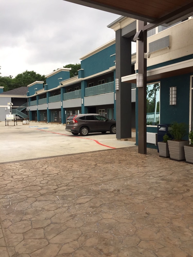 Hotel Blue Woodlands - photo 52