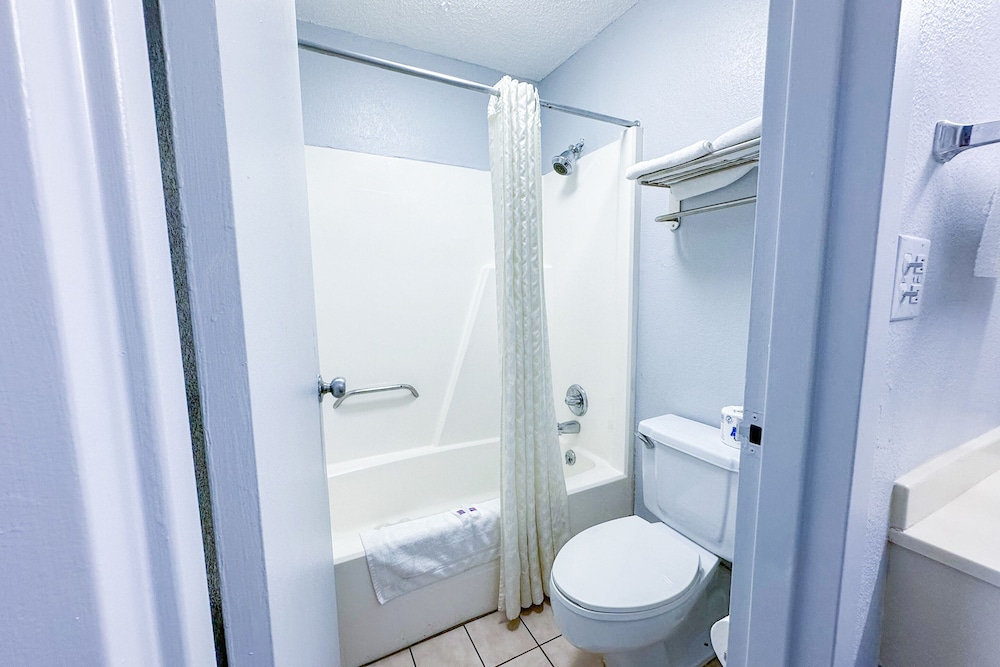 Happy Stay Inn Madisonville I 69 By OYO - photo 36