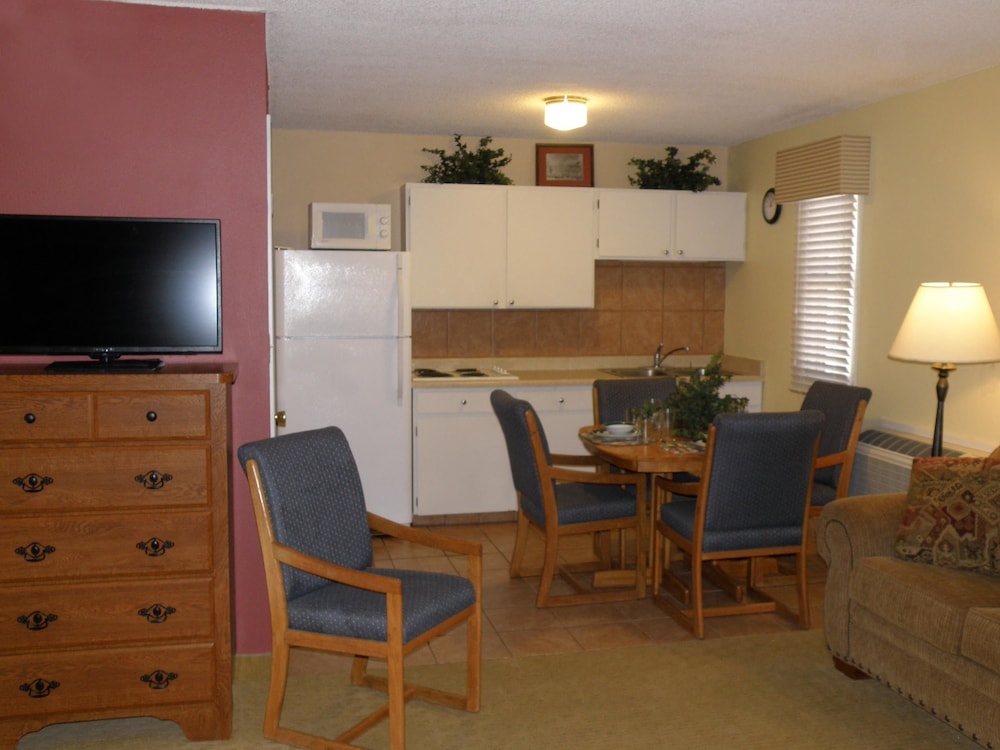 The River's Edge Motel Lodge & Resort - photo 9