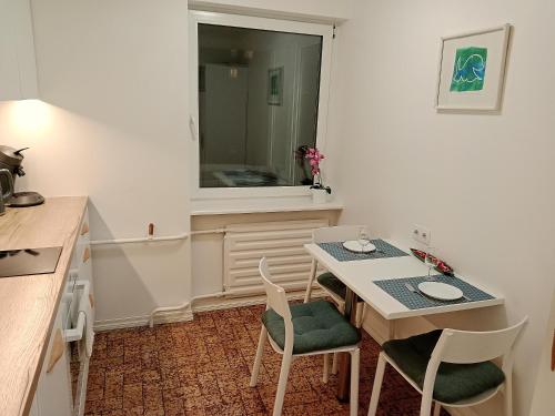 City Center Raua Apartment with Balcony